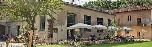 Hostel Un Posto A Milano - Guesthouse All'Interno Di Una Cascina Del 700