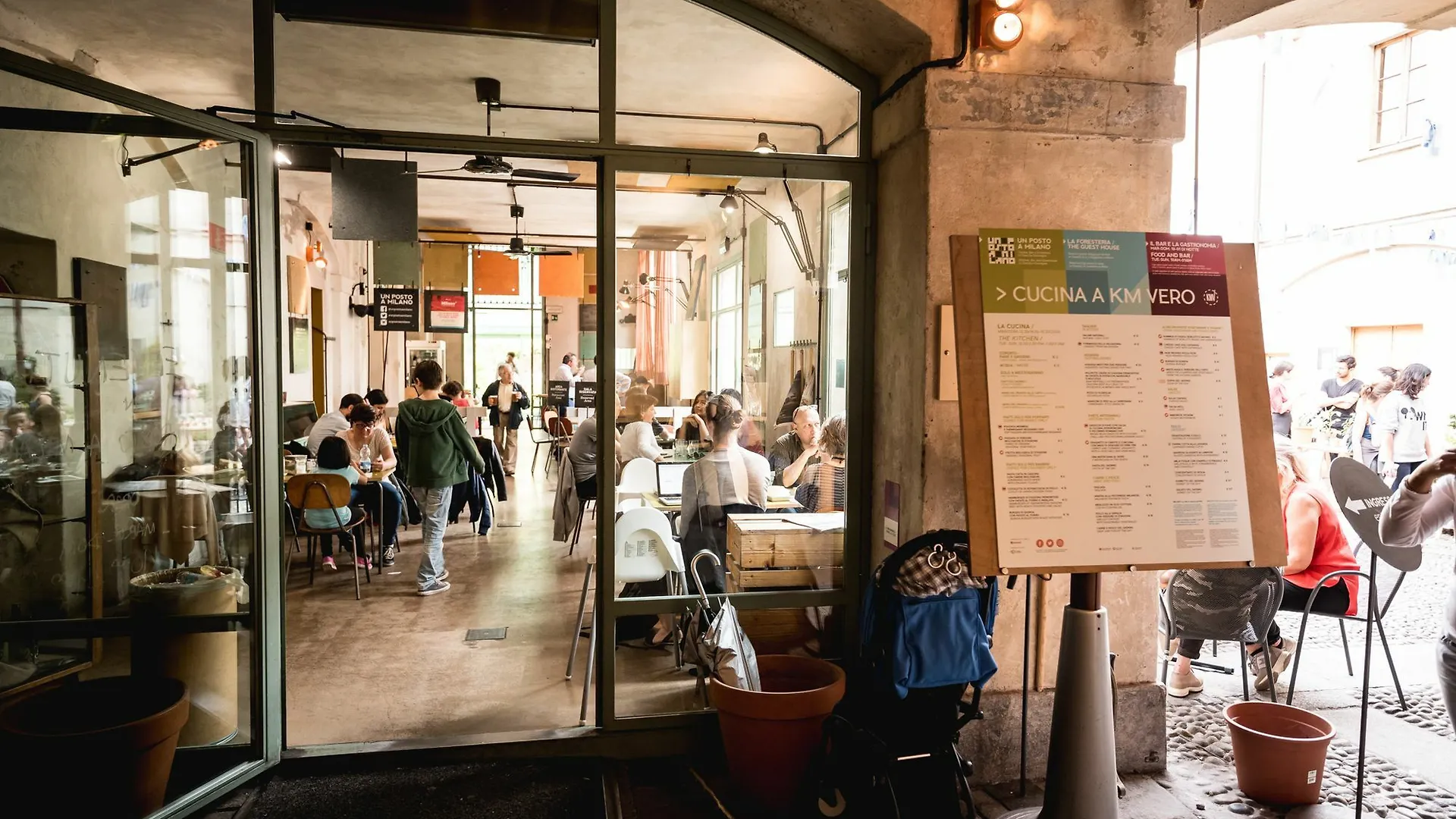 Хостел Un Posto A Milano - Guesthouse All'Interno Di Una Cascina Del 700 Италия